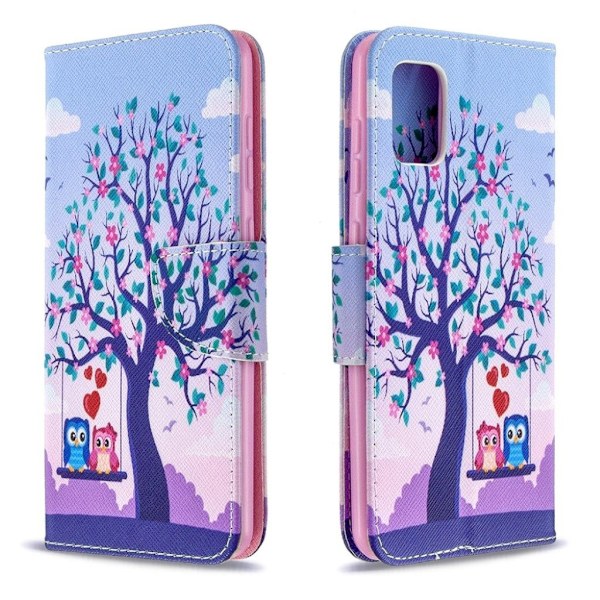 Wonderland Samsung Galaxy A31 kotelot - Puu ja pari pöllöt Multicolor