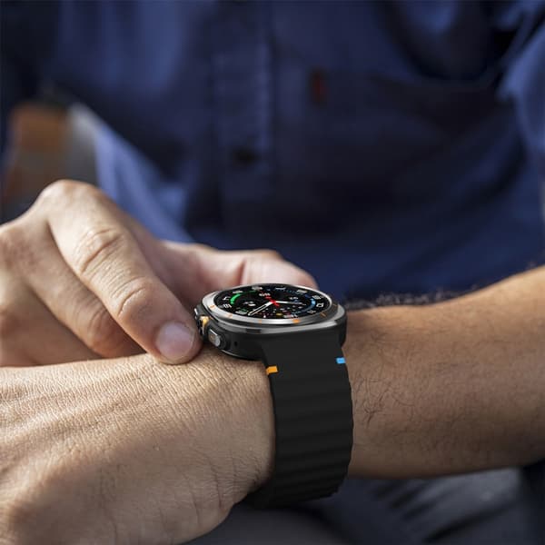 Samsung Galaxy Watch Ultra 47mm Silikone Urrem Wave Stitching Armbånd - Sort Black