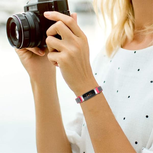 Fitbit Luxe nylonvevd klokkerem - Skinnende Rosa Pink