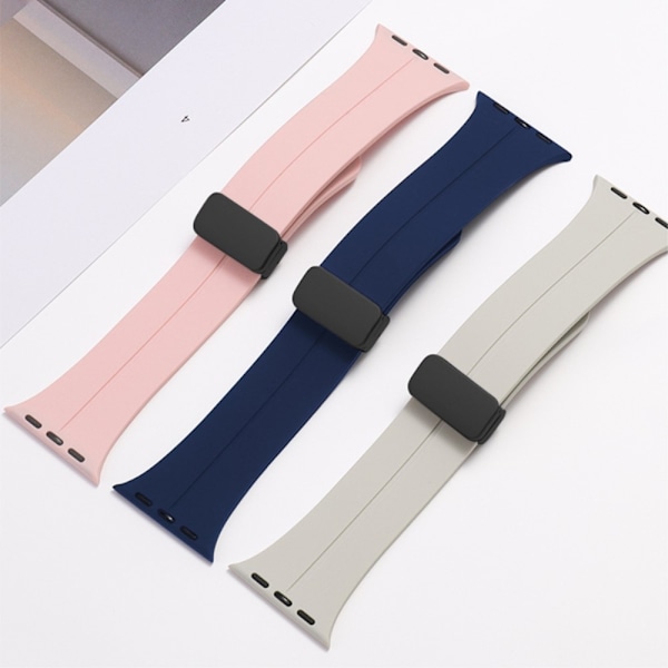 Apple Watch Series 8 (41mm) flot streg på silikoneurrem - Rød Red