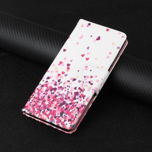 Wonderland iPhone 13 Pro Max Läppäkotelo - Pink Hearts Pink