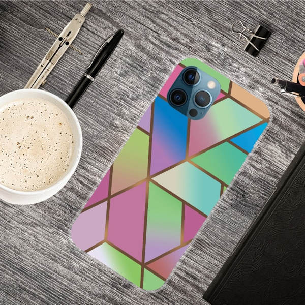 Marmormotiv iPhone 15 Pro skal - Rosa/Grön Och Blå Gradienter multifärg