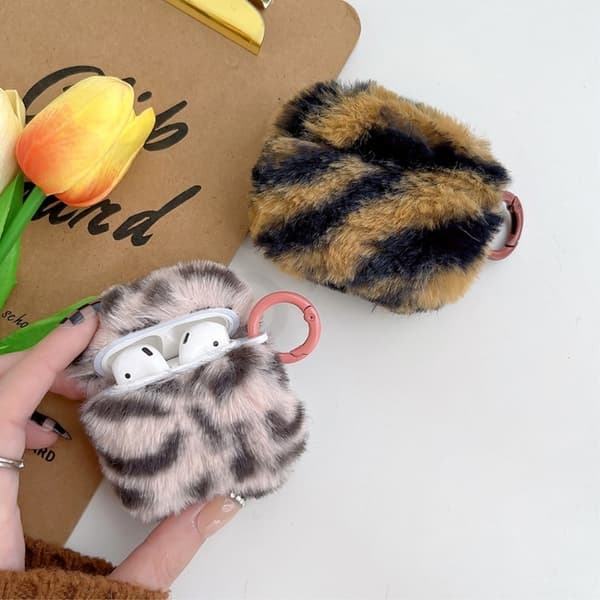 Airpods leopardfuskpelsveske med spenne - Rosa Pink