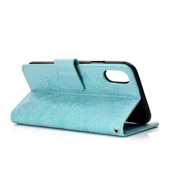 iPhone Xs Max flip cover i læder med Mandala-mønster - Cyan Green