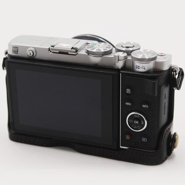 Olympus PEN E-P7 skinndeksel med batteriåpning - Svart Black