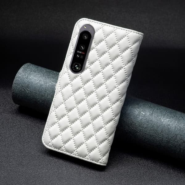 Rombemønster, matt flip-deksel for Sony Xperia 1 VI - Hvit White