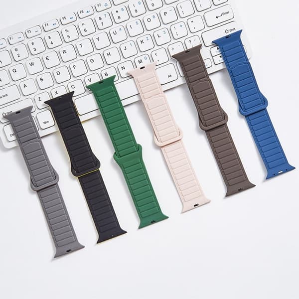 Apple Watch Series 8 (41mm) - Musta / Valkoinen White