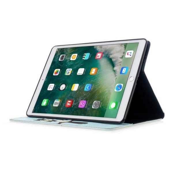 iPad 10.2 (2019) Stilfuldt mønster læder flip etui - Ugle Multicolor