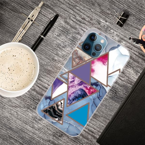 Marble iPhone 15 Plus Suojakotelo - Triangle Patterns In Marble Multicolor