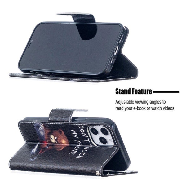 Wonderland iPhone 12 / 12 Pro flip case - Fierce Bear Red