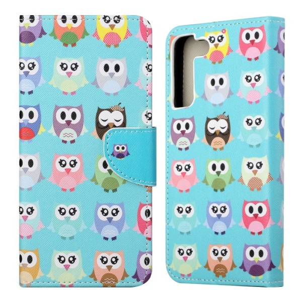 Wonderland Samsung Galaxy S22 Plus Flip Suojakotelo - Cute Owls Multicolor