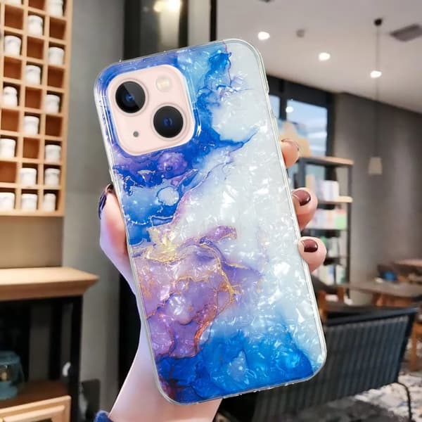 Marmormotiv iPhone 14 Plus skal - Himmelsblå Lila Marmor Blå