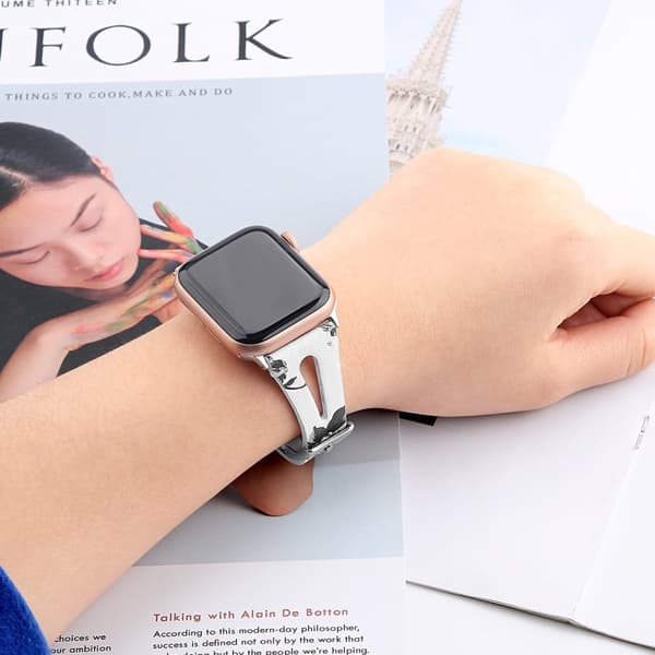 Apple Watch (45 mm) klockarmband i äkta läder med topplager av koskinn - Svart / Grå Blomma Silvergrå
