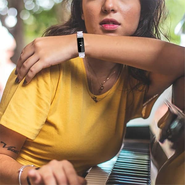 Fitbit Inspire 2 / Inspire HR oval klockrem i resin - Glänsande Vit Vit