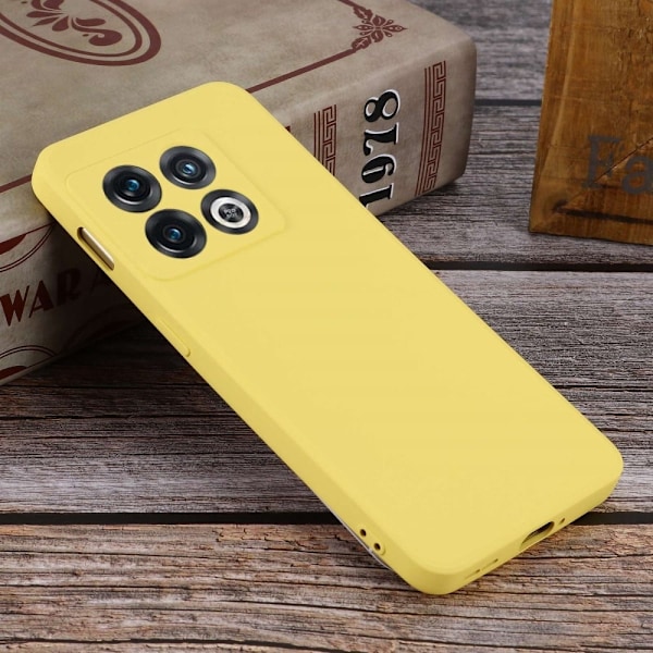 Matte Liquid OnePlus 10 Pro silikone cover - Gul Yellow