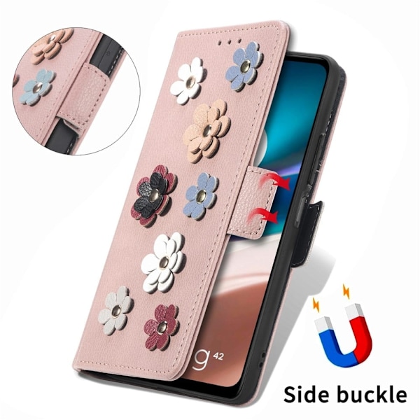 Mjukt läder Motorola Moto G42 fodral med blomdekor - Rosa Rosa