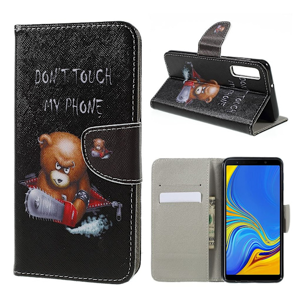 Samsung Galaxy A7 (2018) mobiletui i kunstlæder med Cross tekstur og pung - Bamse og "Dont Touch My Phone" Multicolor
