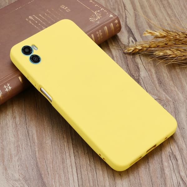 Matte Liquid Motorola Moto E22s silikone cover - Gul Yellow