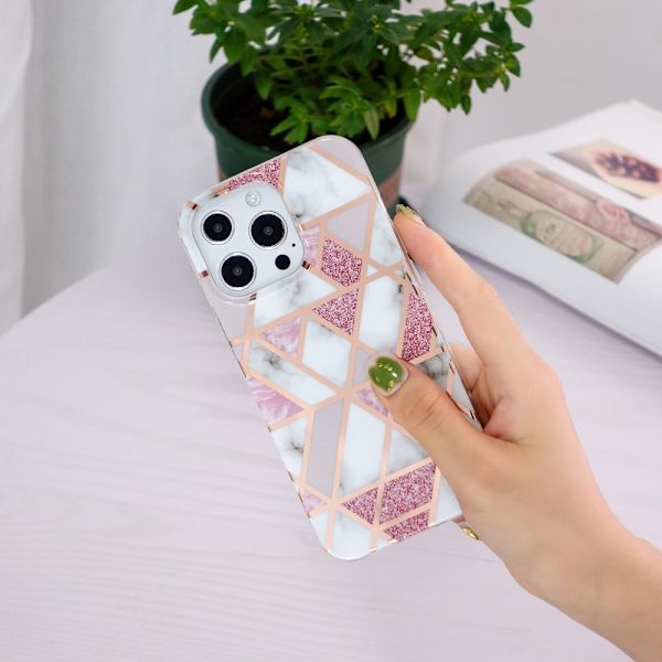 Marble iPhone 15 Pro Etui - Electroplated Rosa Klinkekule Pink