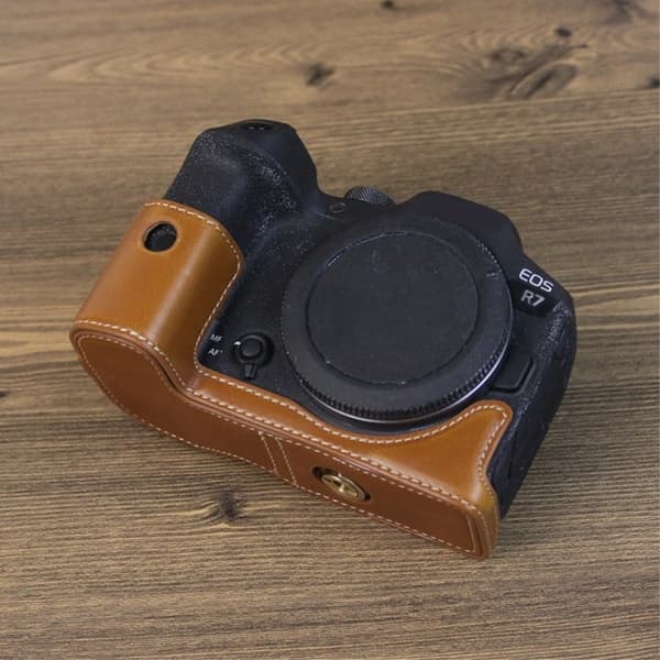 Canon EOS R7 halvkropps skinntrekk - Brun Brown