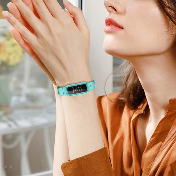 Fitbit Luxe milanese klockarmband i rostfritt stål - Transparent Blå Blå