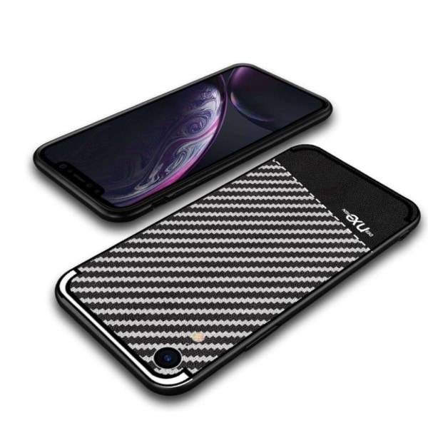 iPhone Xr NXE silikooni muovinen hiilikuitu harjattu pintainen t Black