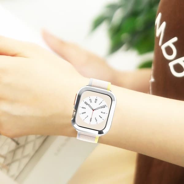 Apple Watch Series 9 / 8 / 7 45 mm flexibelt klockfodral dropptåligt skyddande klockram - Glänsande Silver Silvergrå