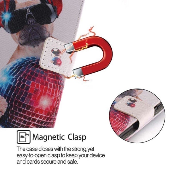 iPhone Xs Max mønstret læder flip cover - Hund Med Briller På Multicolor