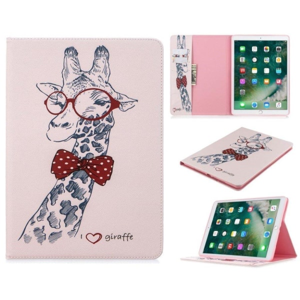 iPad 10.2 (2019) Stilfuldt mønster læder flip etui - Giraf Multicolor