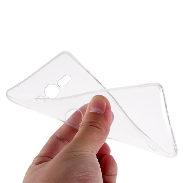 Erittäin ohut läpinäkyvä kotelo Sony Xperia XZ2 Transparent