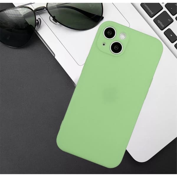 Avfaset gummiert anti-falldeksel for iPhone 15 Plus - Matcha Grønn Green