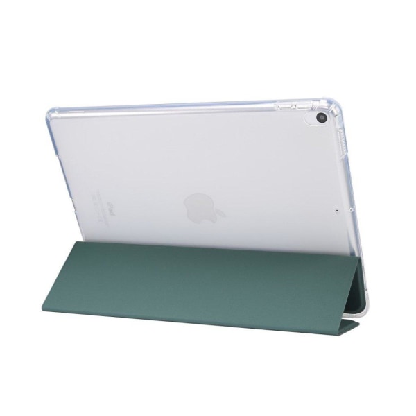 Skin Feeling Tri-fold Stand Leather Flexible Case med Pen Slot iPad Air 10,5 tommer (2019)/Pro 10,5 tommer (2017) - Mørkegrøn Green