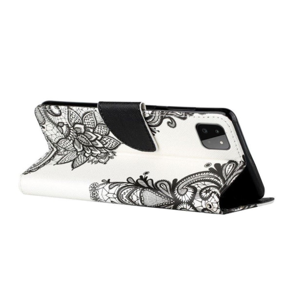 Wonderland Samsung Galaxy A22 5G flip case - Black Flower White