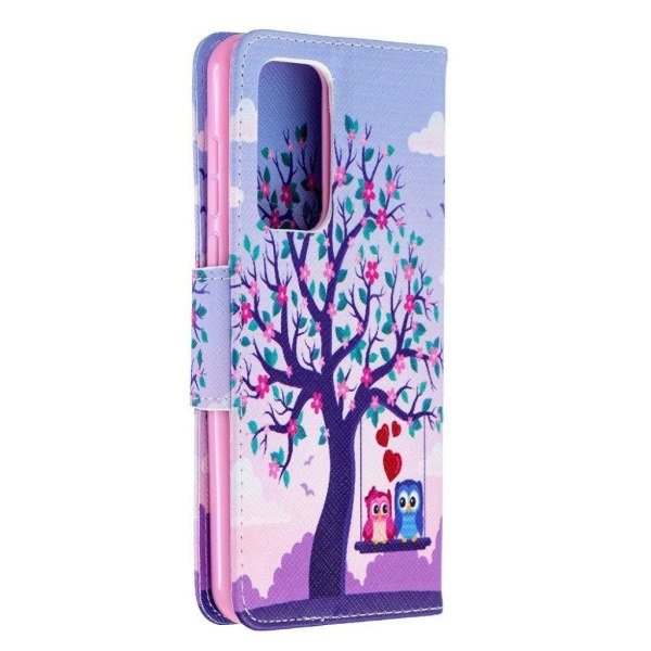 Wonderland Huawei P40 flip etui - Træ og et uglepar Purple