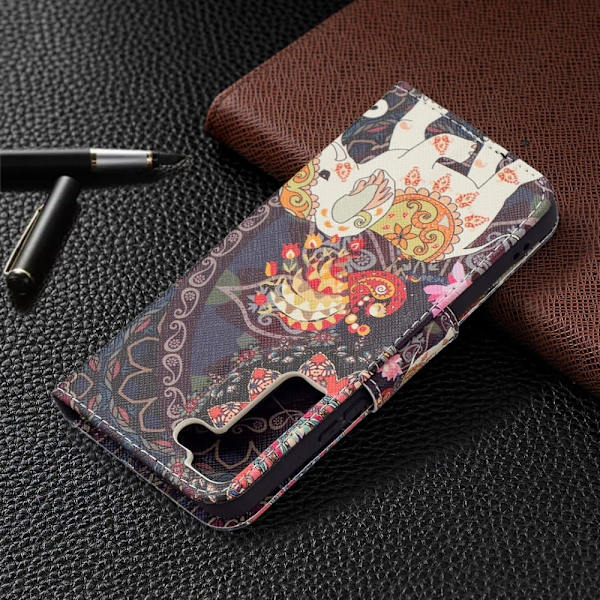 Wonderland Samsung Galaxy S22 Flippetui - Malanda Blomst og Elefant Multicolor