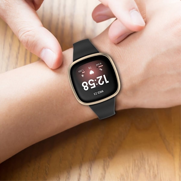 Fitbit Versa 4 / Sense enkelt klockarmband - Rosa Storlek: S Rosa