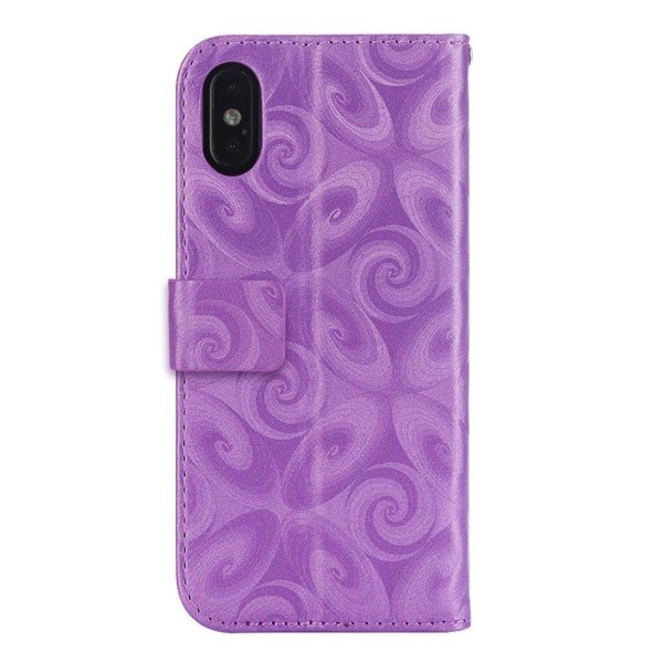 iPhone Xs Max flip cover i læder med spiralstruktur og vinglasmø Purple
