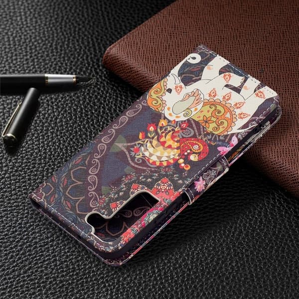 Wonderland Samsung Galaxy S22 Plus Flippetui - Malanda Blomst og Elefant Multicolor