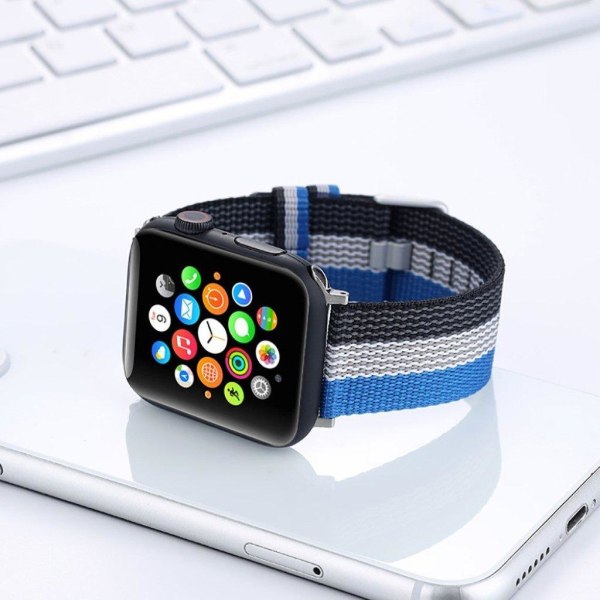 Apple Watch Series 6 / 5 44mm woven design watch band - Black / Multicolor