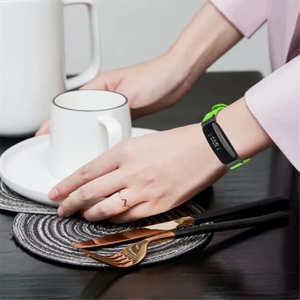 Fitbit Inspire 2 / Ace 2 urrem i okselæder med sort stik - Fluorescerende Grøn Green