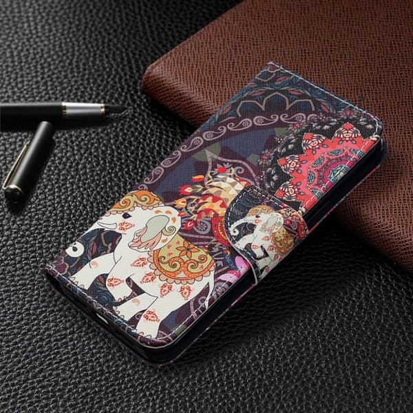 Wonderland iPhone 12 Pro Max flip kuoret - Pöllö Ja Puu Multicolor