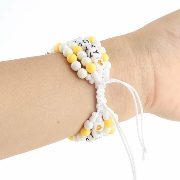 Apple Watch Series 6 / 5 44mm lucky beads rem - gul Yellow