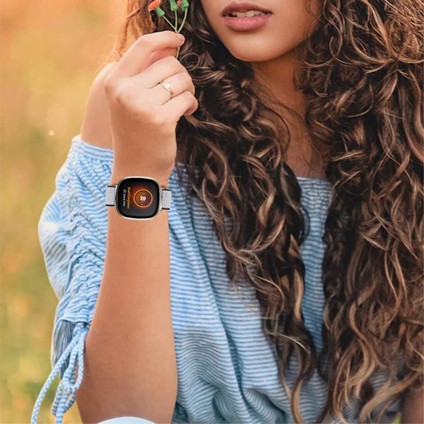Fitbit Sense / Versa 3 elastisk klokkerem med justerbar spenne - Svart / Hvit Silver grey