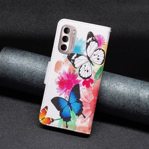Wonderland Motorola Moto G Stylus 5G (2022) flip kuoret - Kaksi Perhosta Multicolor