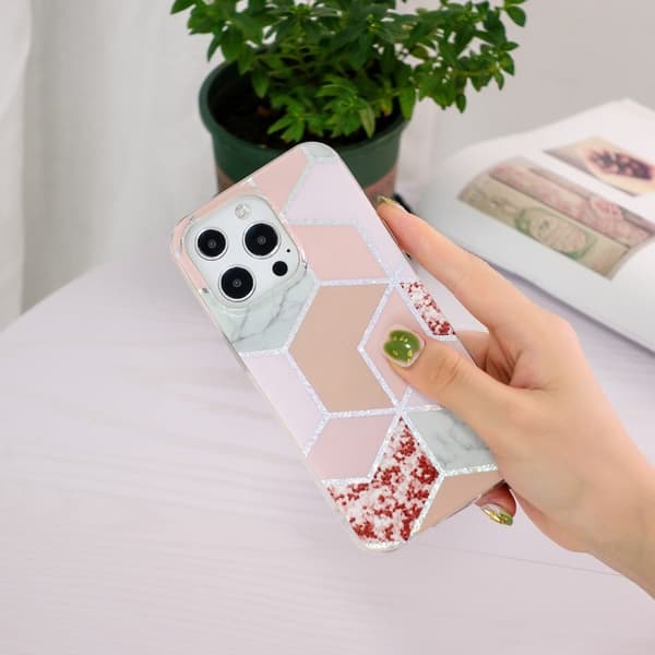 Marble iPhone 15 Pro Suojakotelo - Electroplated Pink Rhombus Pink