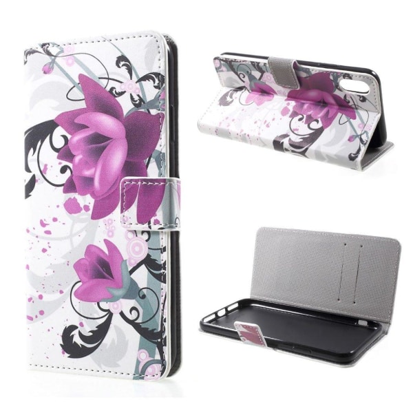 iPhone Xs Max læder flip cover med mønsterprint - Lilla Blomster Purple