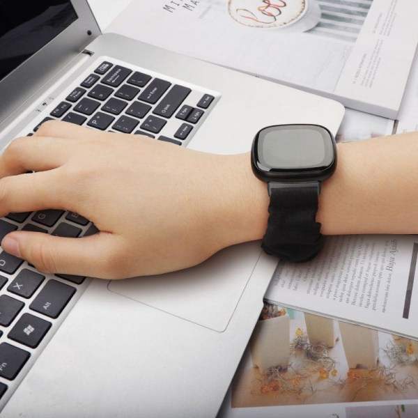 Fitbit Versa / Versa Lite elastiskt klockarmband i snyggt tyg - Svart Svart