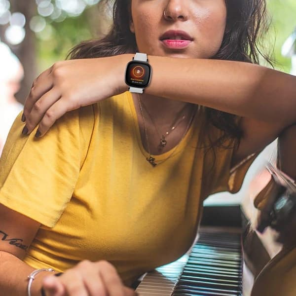 Fitbit Versa 3 / Sense genuine leather watch band - White Vit