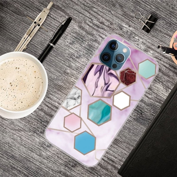 Marmordesign iPhone 14 Pro Max deksel - Sekskantede Fragmenter I Lilla Multicolor