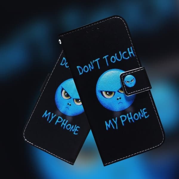 Huawei Y6 2019 mønstret læretui - Do not Touch My Phone Multicolor